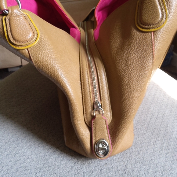 Coach bag, Excellent Condition - Picture 10 of 14